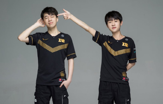 和凝聚力的 和凝聚力的